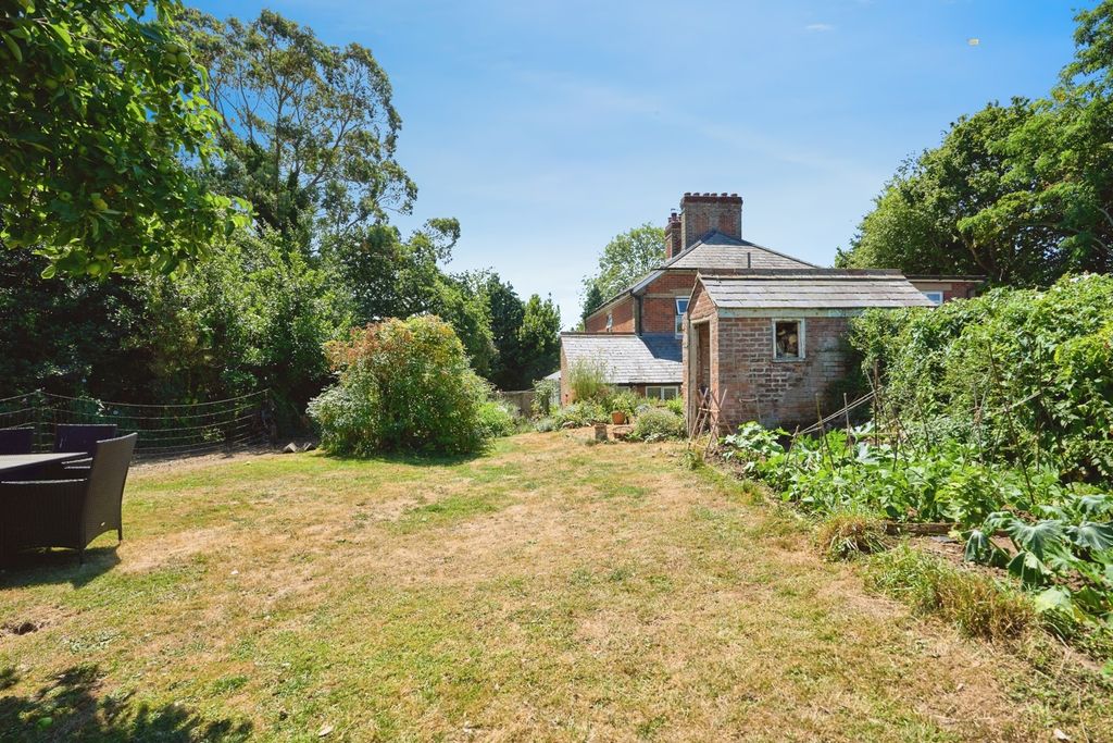 Property photo 2 of 17 Photo