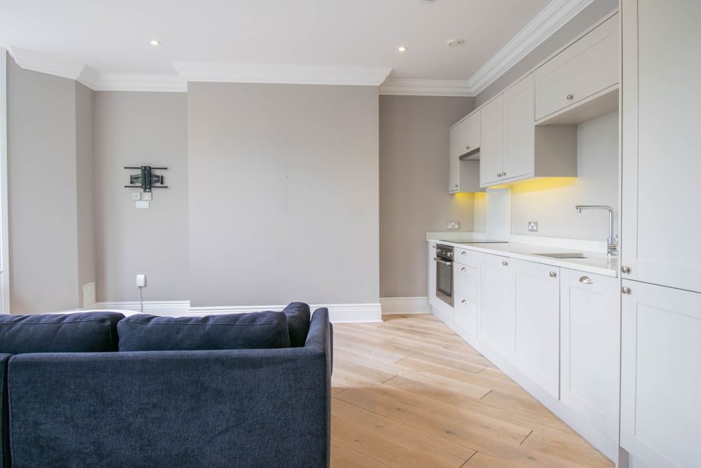 Property photo 3 of 8 3222583