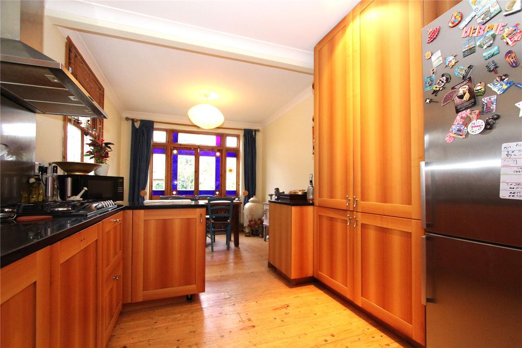 Property photo 2 of 11 Picture No. 14