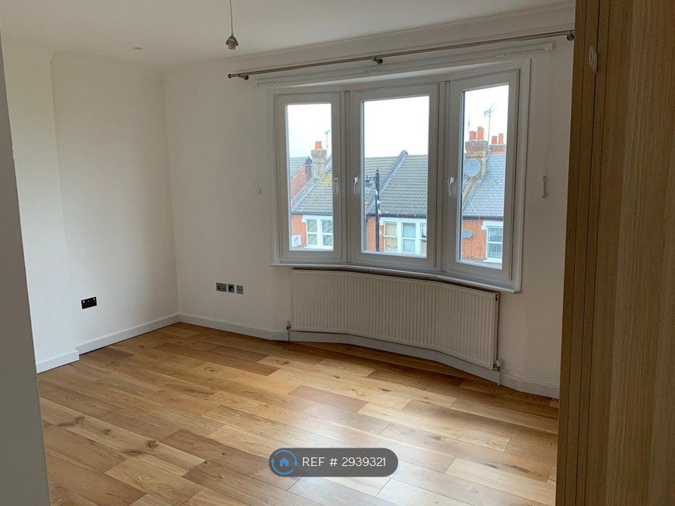 Property photo 1 of 19 Master Bedroom