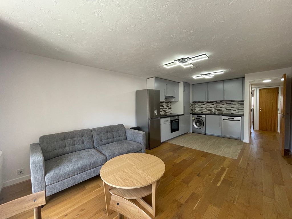 Property photo 3 of 7