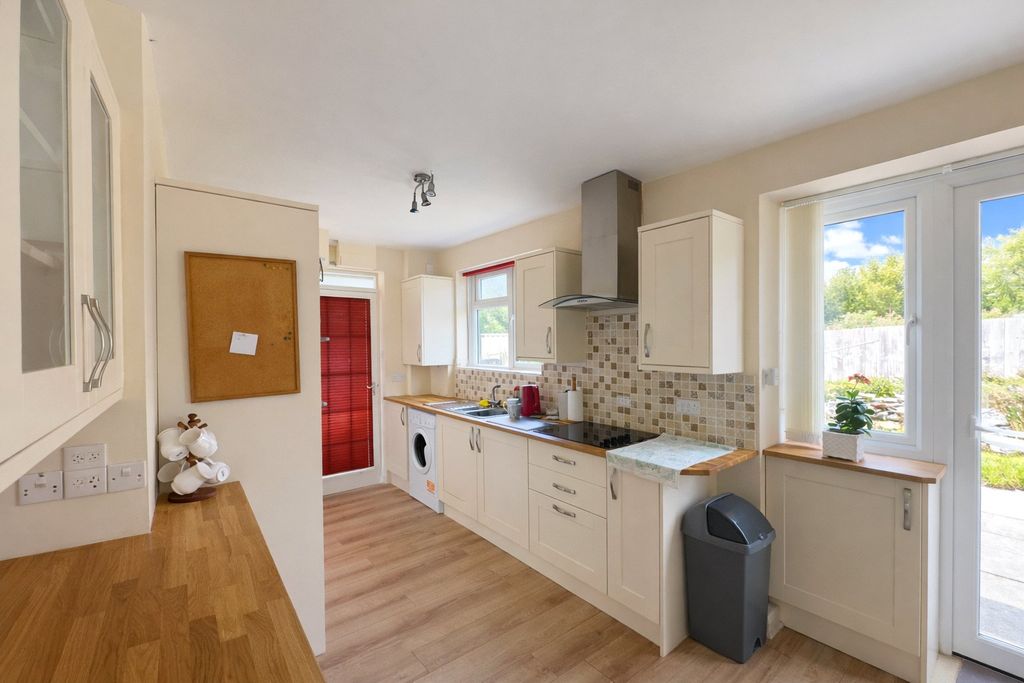 Property photo 2 of 11 2 - Picture No. 04