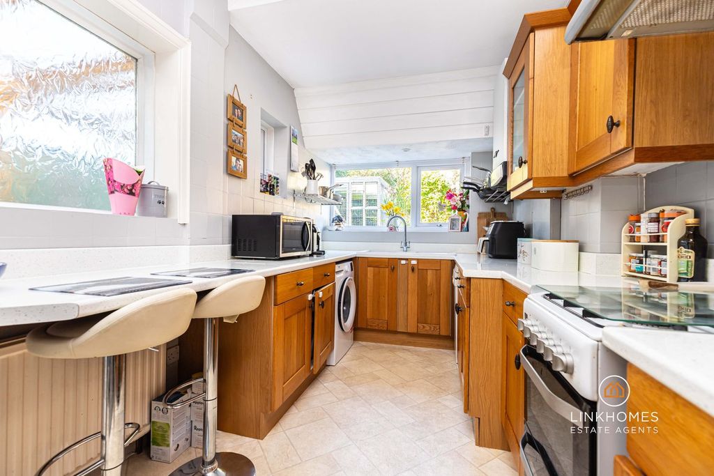 Property photo 3 of 24