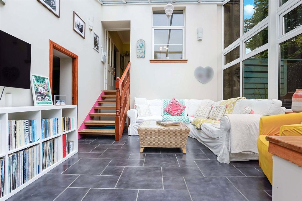 Property photo 3 of 26 Conservatory