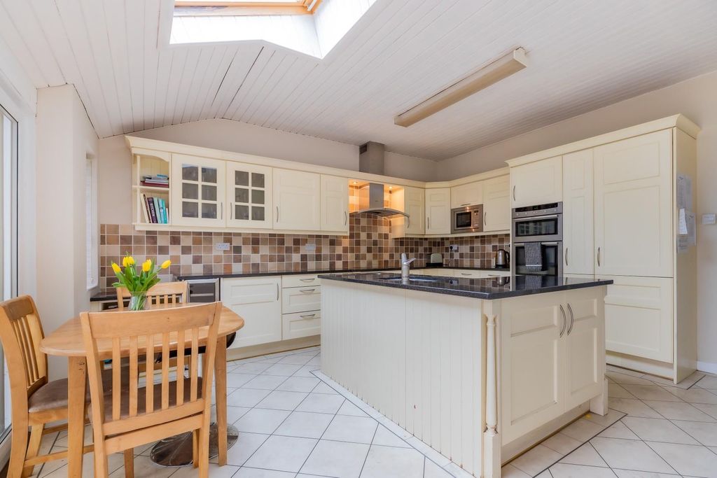 Property photo 2 of 44 Kitchen