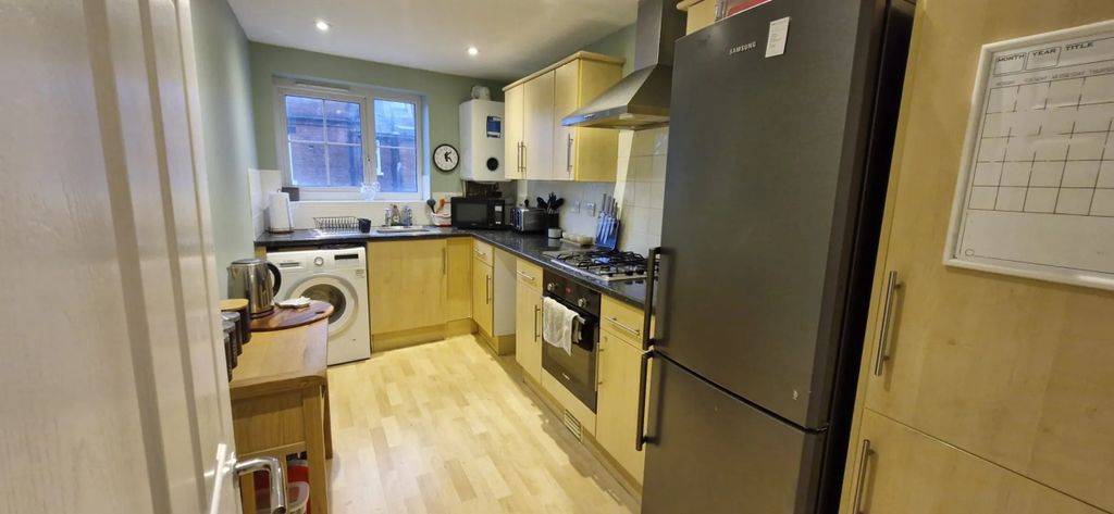 Property photo 2 of 9 2