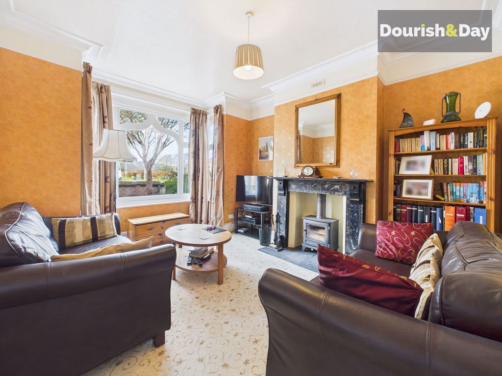 Property photo 2 of 19 Sitting Room