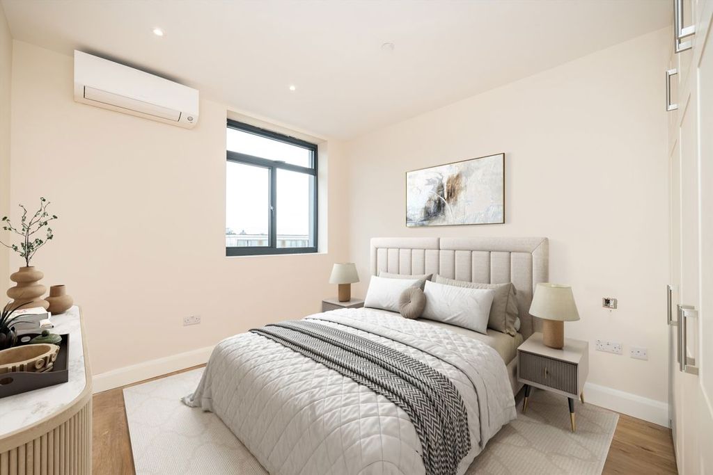 Property photo 3 of 6