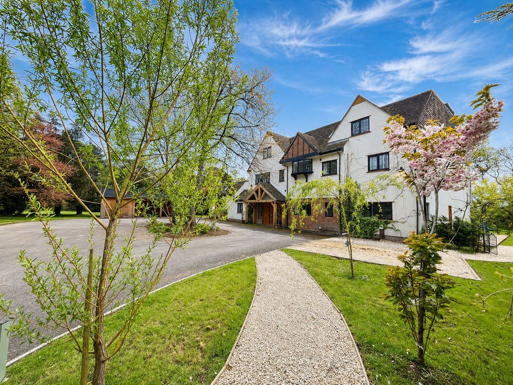 Property photo 1 of 34