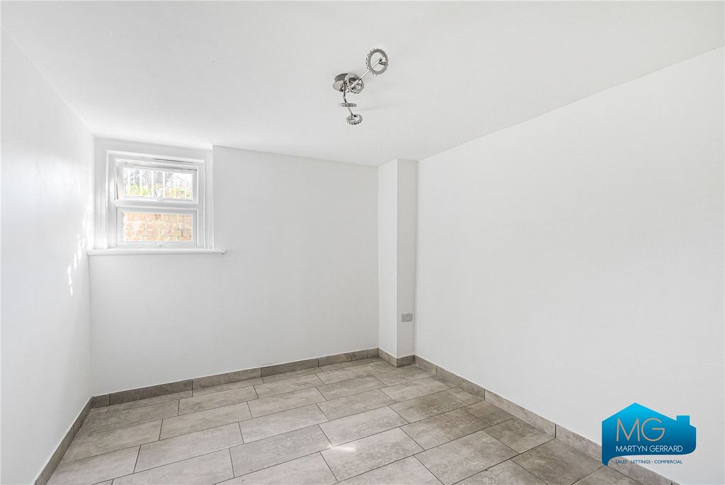 Property photo 3 of 13 Picture No. 22