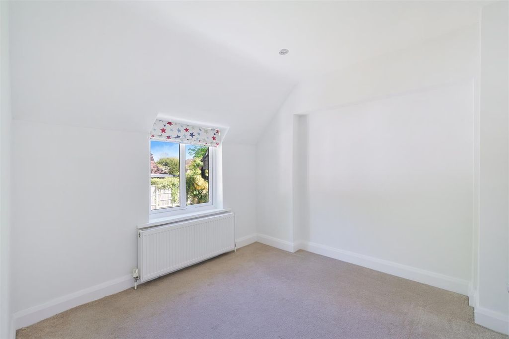 Additional image 18 of 4 bed detached house for saleWoodfield Hill, Coulsdon CR5
