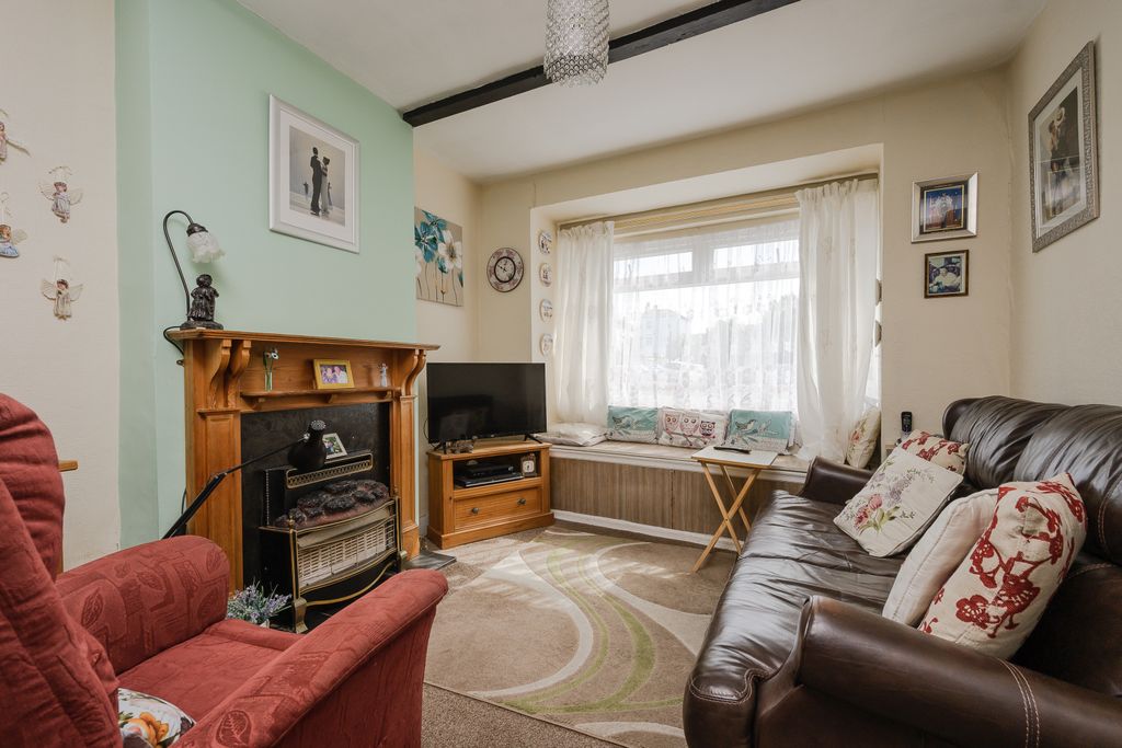 Property photo 3 of 11 Picture No. 01