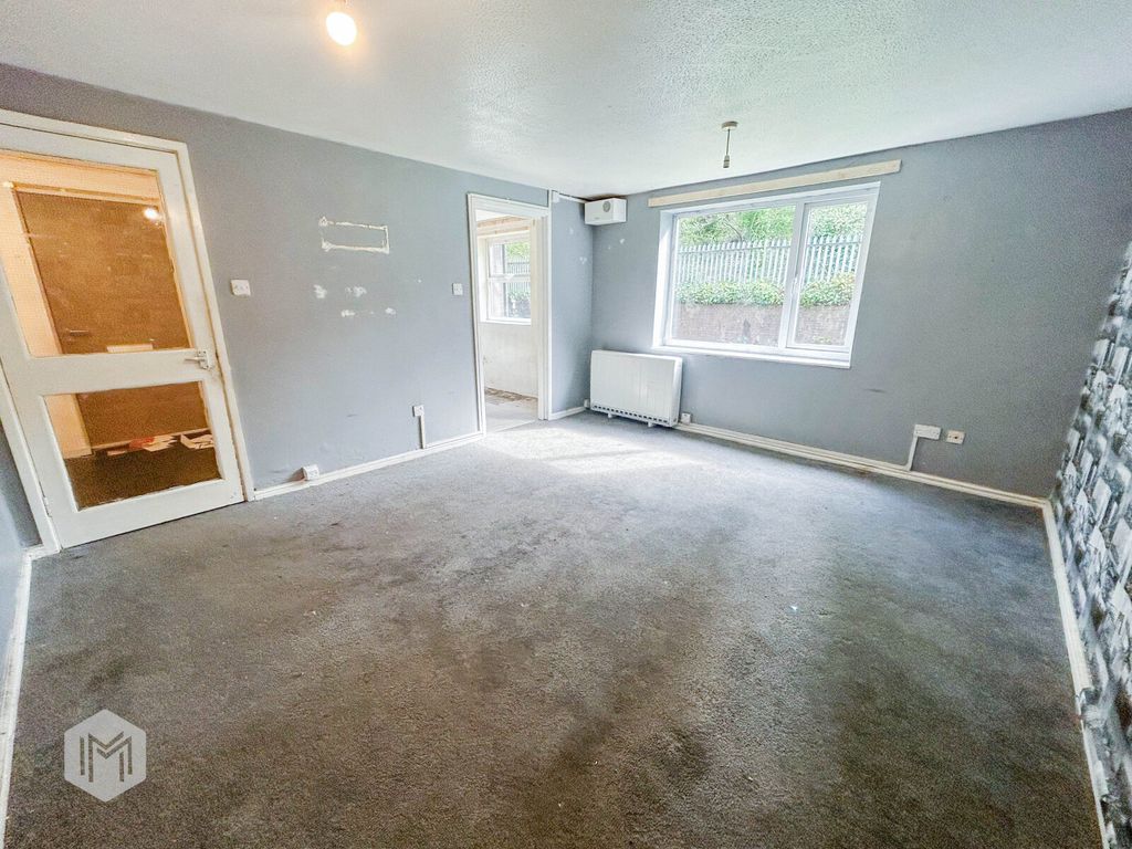 Property photo 3 of 12 Picture No. 05