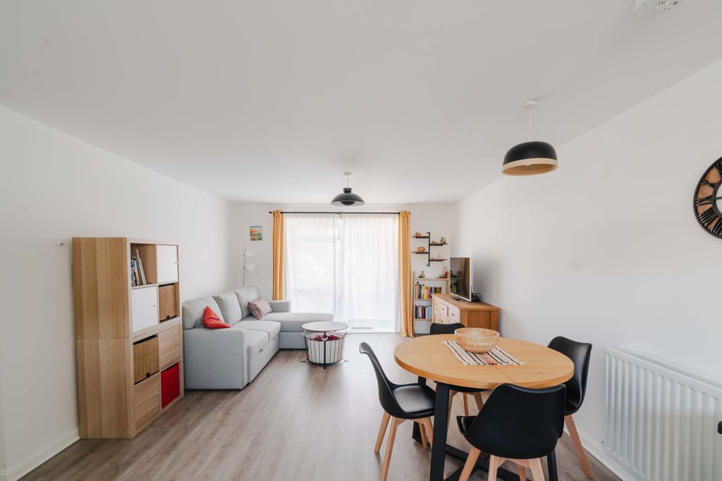Property photo 1 of 14 10