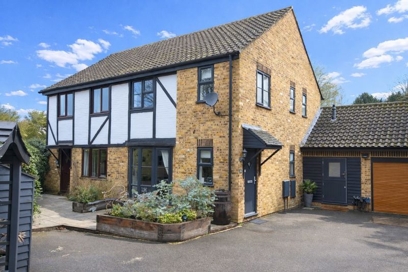 Property photo 1 of 27 Photo 25