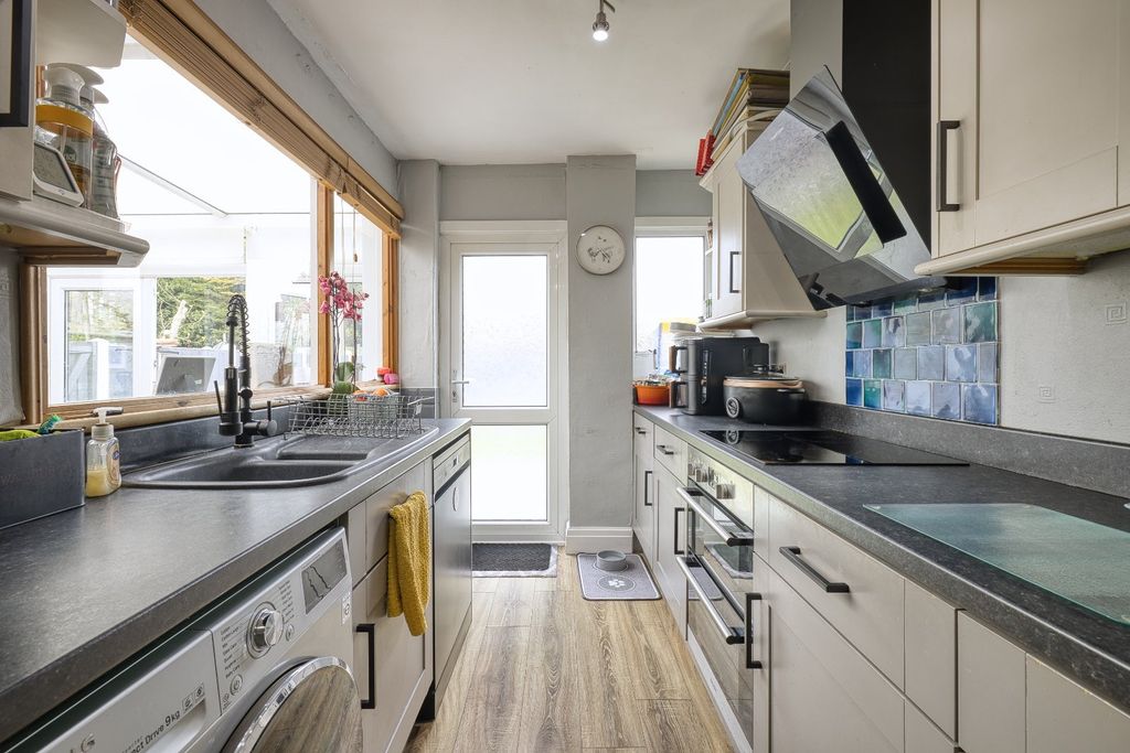 Property photo 3 of 14 Picture 3