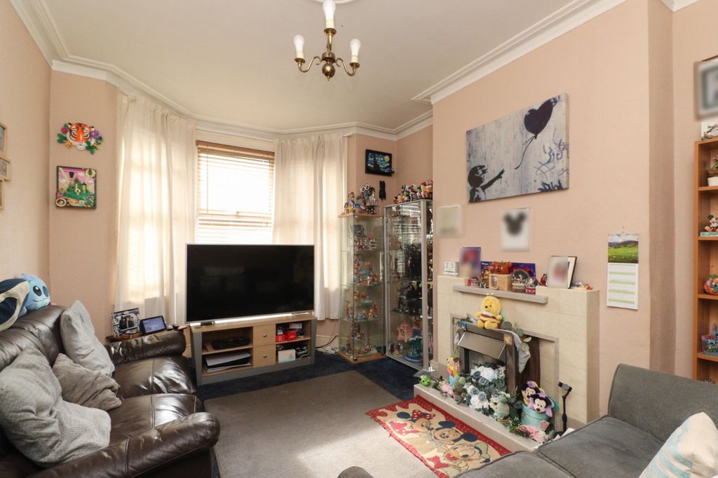 Property photo 2 of 9 Picture 2