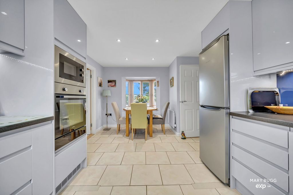 Property photo 3 of 15