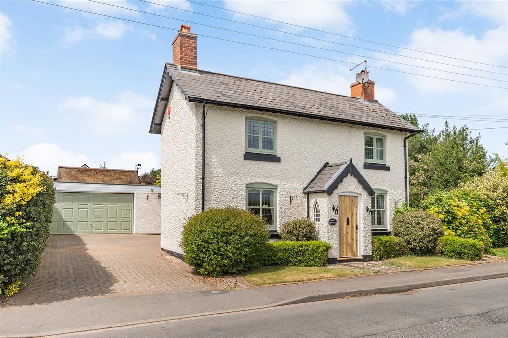 Property photo 1 of 39 8646174-Exterior02.Jpg