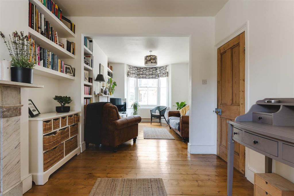 Property photo 3 of 33 Sewdley Street-25.Jpg