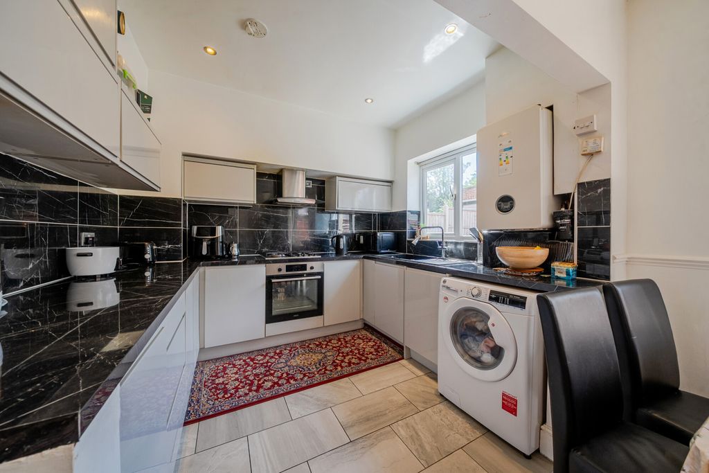 Property photo 2 of 15 Kitchen