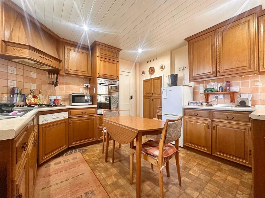 Property photo 3 of 22 Kitchen