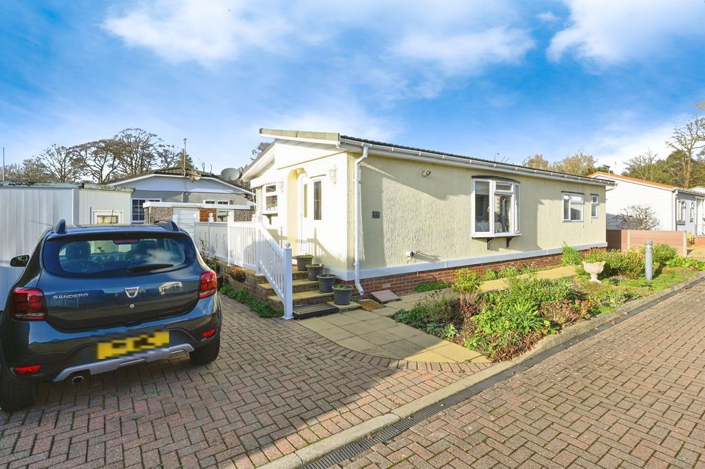 Property photo 2 of 17