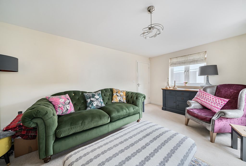 Property photo 3 of 14 1327048-21-687F5A...