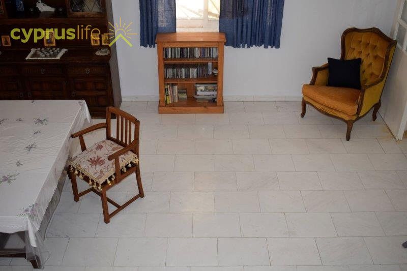 Property photo 3 of 33