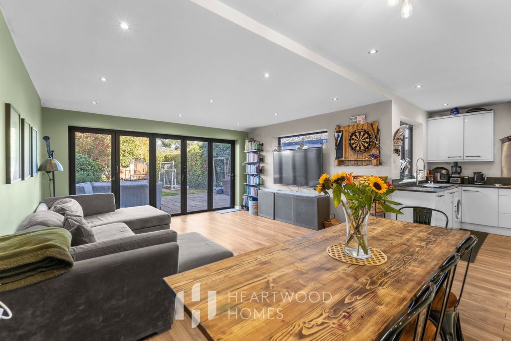Property photo 1 of 17