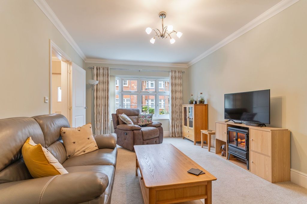 Property photo 3 of 24