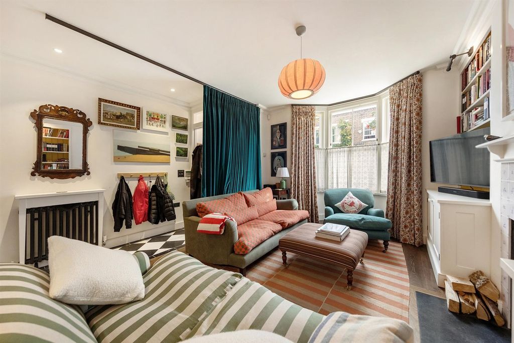 Property photo 3 of 48 1d1Fe7ce-7734-45d1-Ad35-91217544Af5c-2000.Jpg