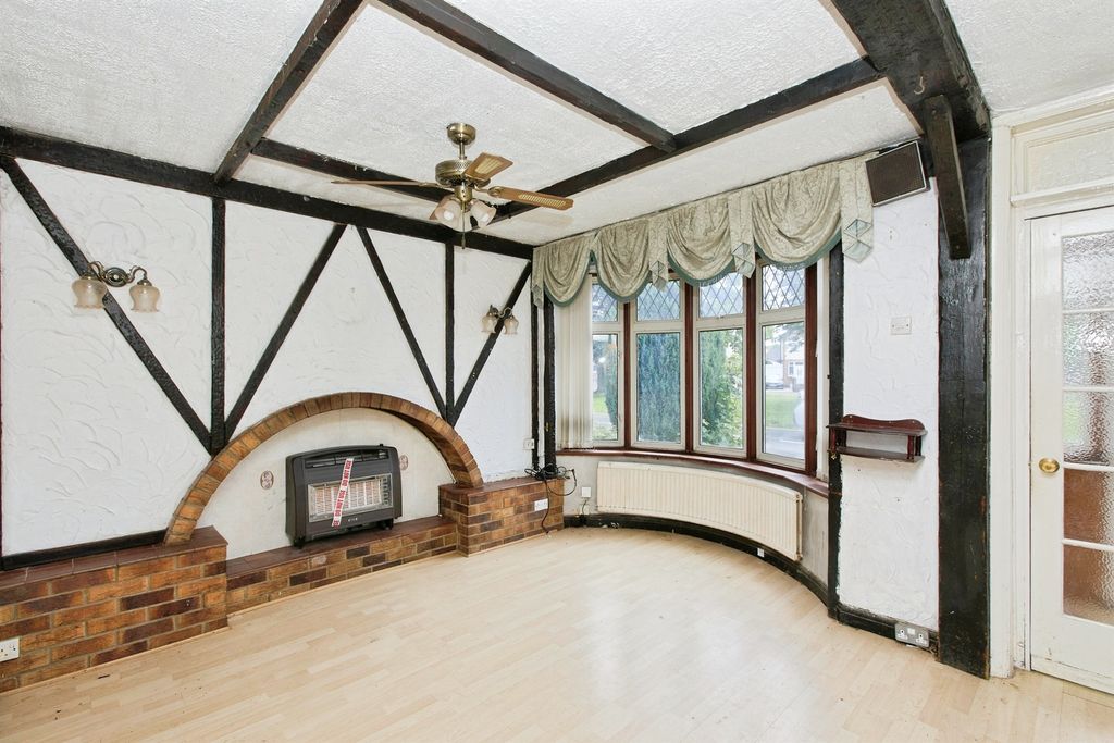 Property photo 2 of 13