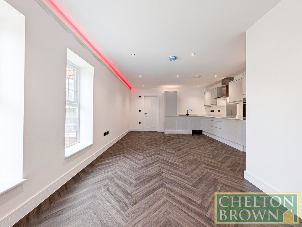 Property photo 2 of 18 Living Space