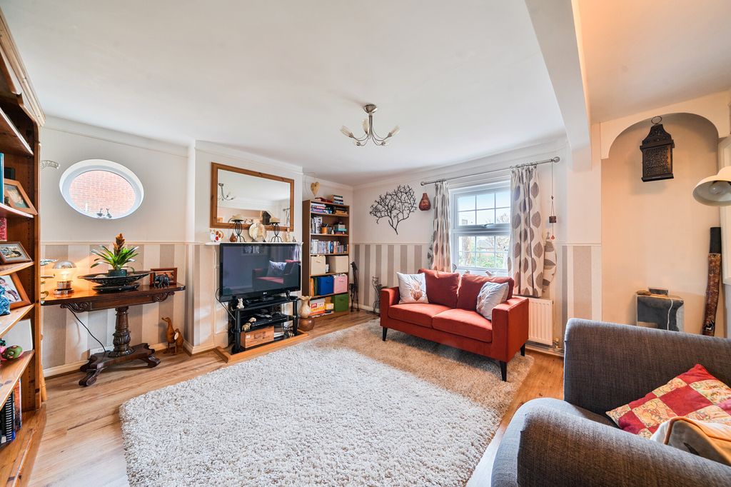 Property photo 2 of 19