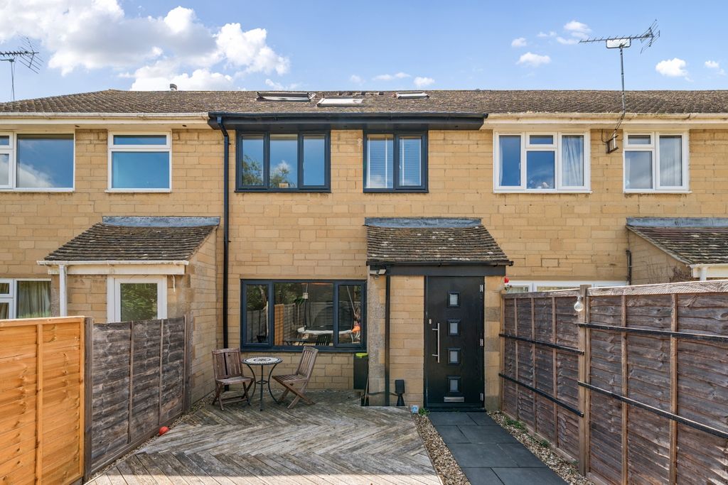 Property photo 3 of 19 1326004-9-687799c032397