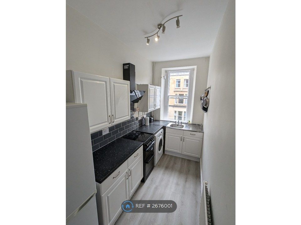 Property photo 2 of 10 Kitchen