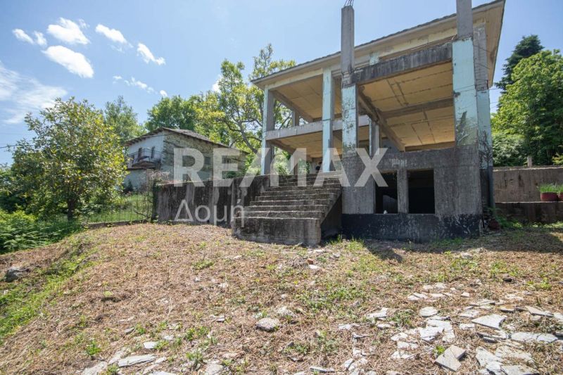 Property photo 1 of 48