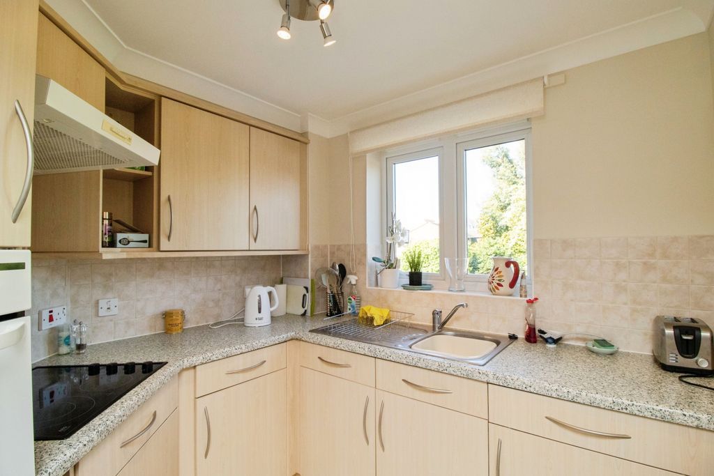 Property photo 3 of 13 Kitchen