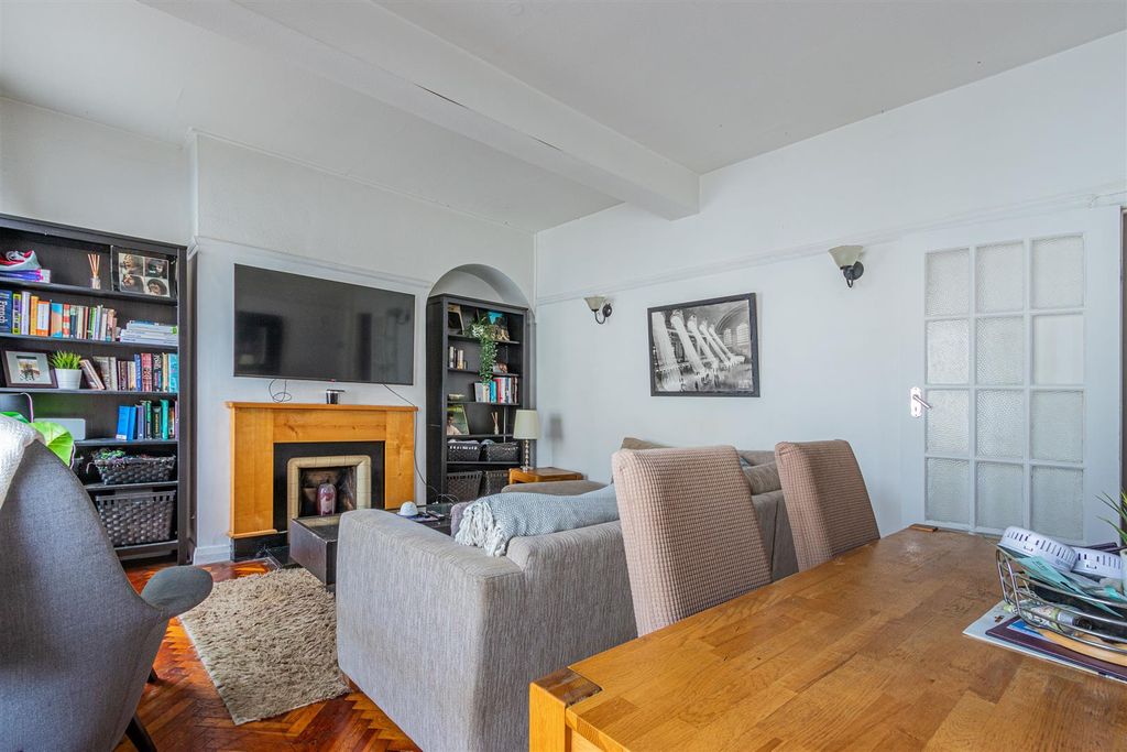 Property photo 3 of 14 Dunraven House 8-4.Jpg