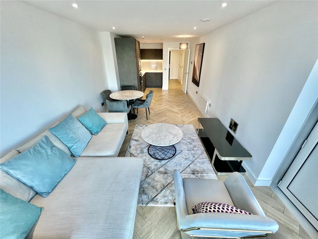 Property photo 1 of 21 Living Room