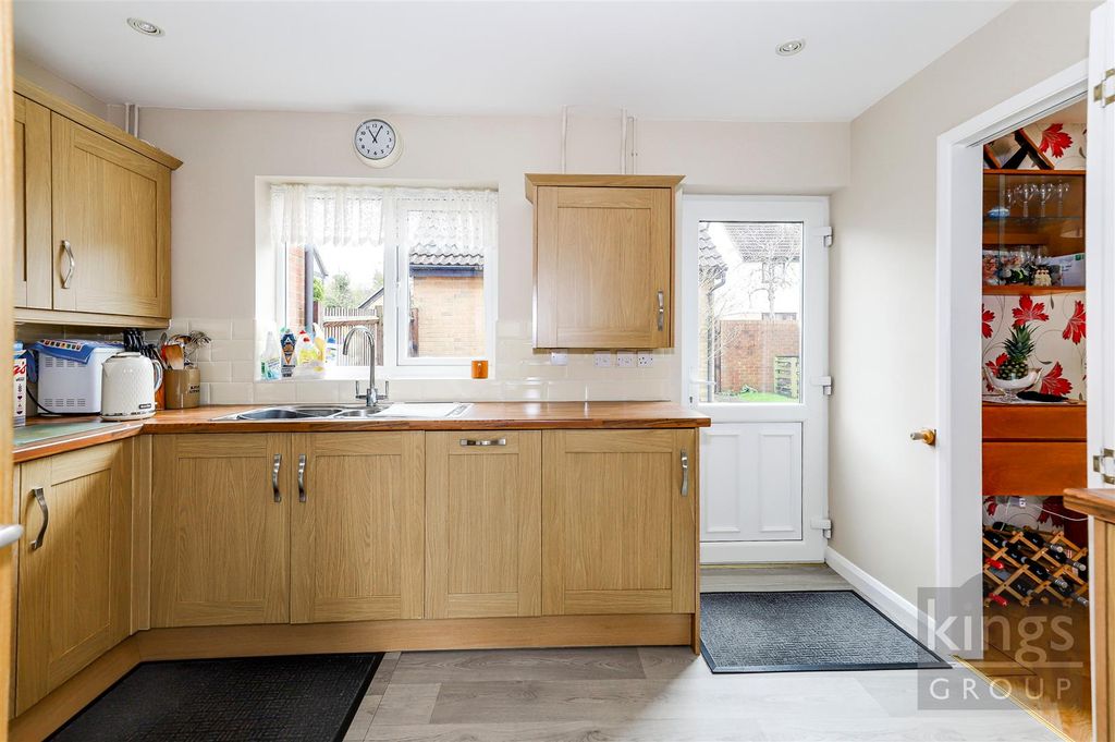 Property photo 3 of 18