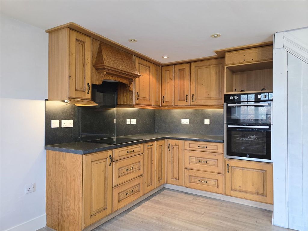 Property photo 2 of 23 Kitchen.Jpg