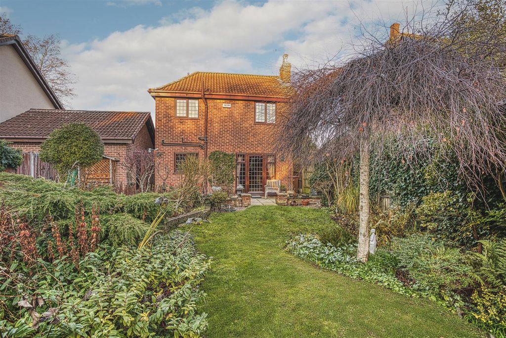 Property photo 2 of 18