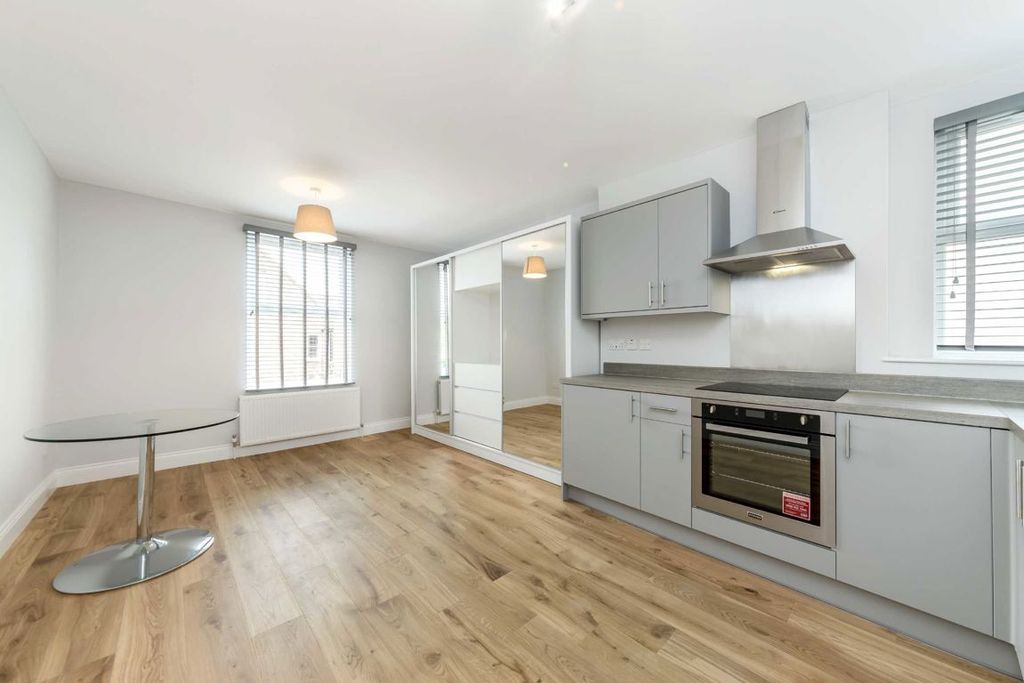 Property photo 2 of 3