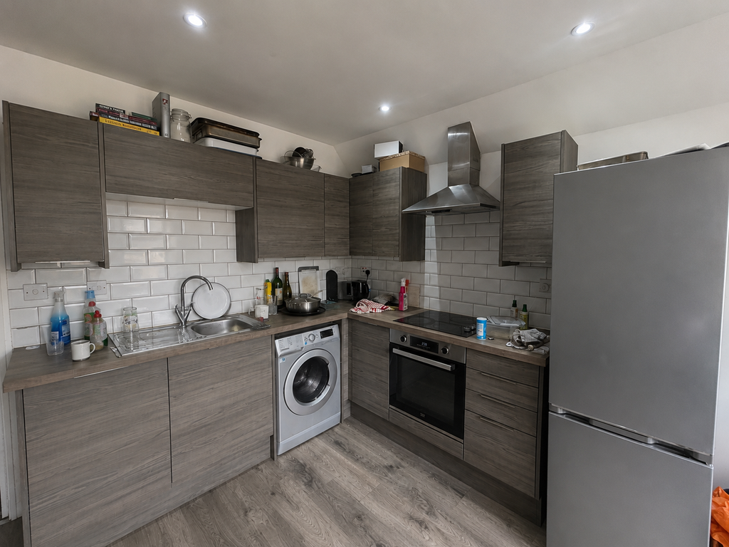 Property photo 2 of 6 Kitchen
