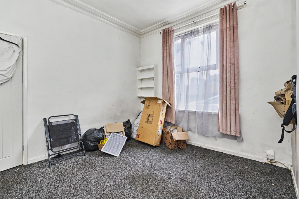 Property photo 2 of 23 17 Cecil Street, Walsall, West Midlands, Ws4 2Az