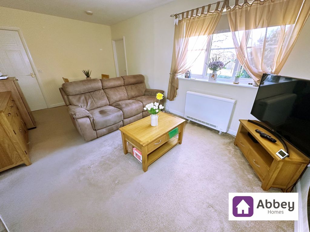 Property photo 3 of 17 Lounge Area