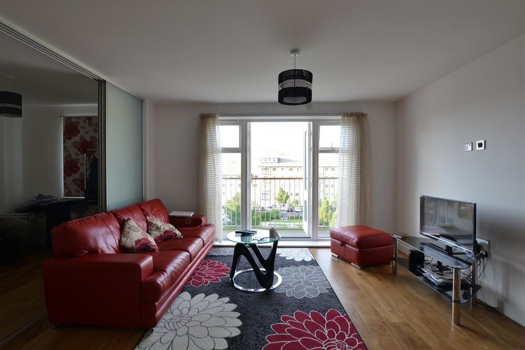 Property photo 2 of 11