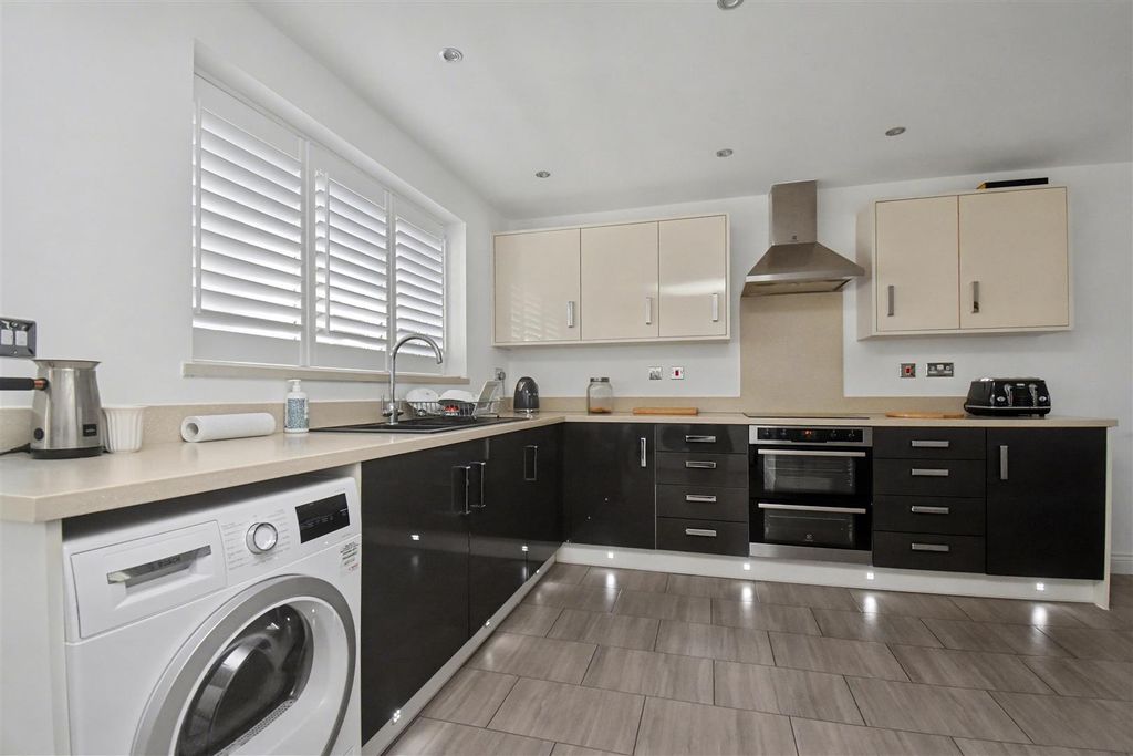 Property photo 3 of 22 Dsc_1245.Jpg